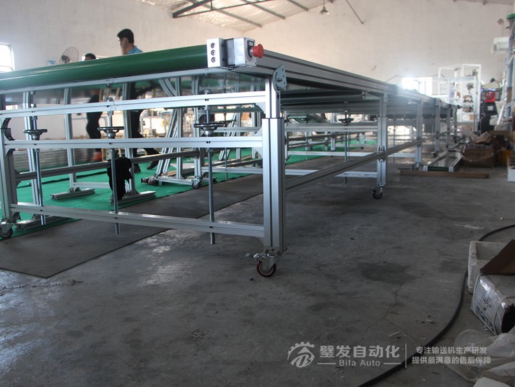 1500W10000L標(biāo)準(zhǔn)大線結(jié)構(gòu)皮帶輸送機(jī)