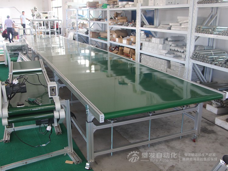 1500W10000L標(biāo)準(zhǔn)大線結(jié)構(gòu)皮帶輸送機(jī)