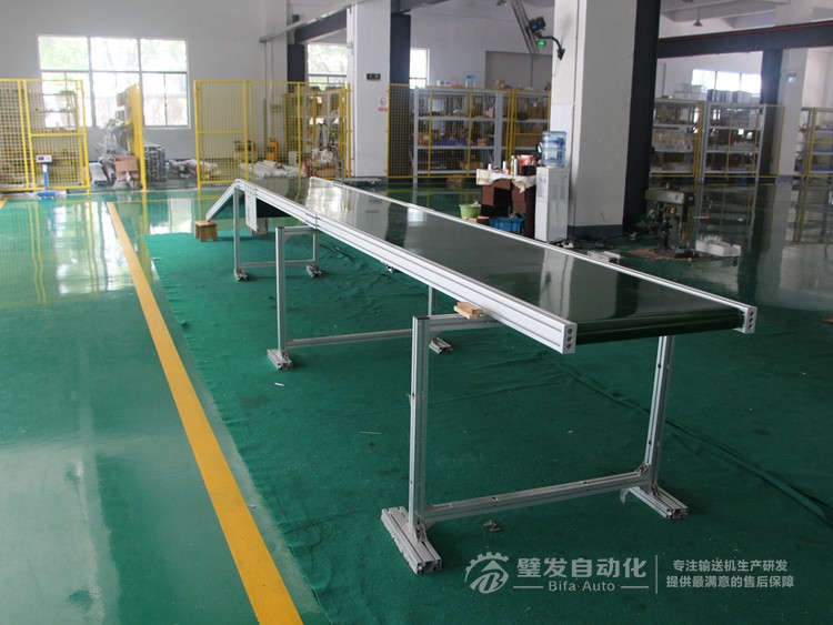 大線結(jié)構(gòu)帶長平臺皮帶輸送機 大線結(jié)構(gòu)帶長平臺皮帶輸送機