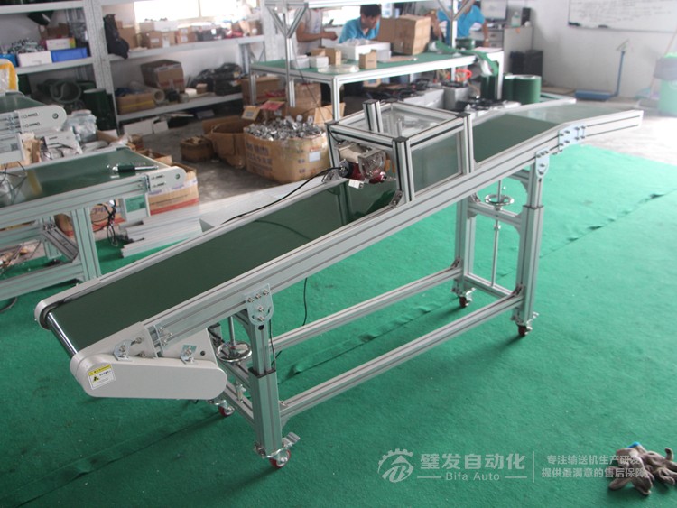 小型皮帶輸送機 配感應(yīng)夾刀功能型輸送機