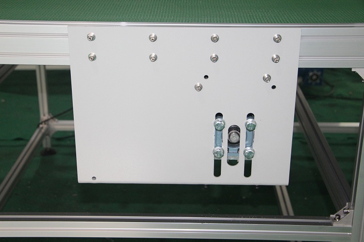 1400寬防滑草紋皮帶中置電機大線結構輸送線